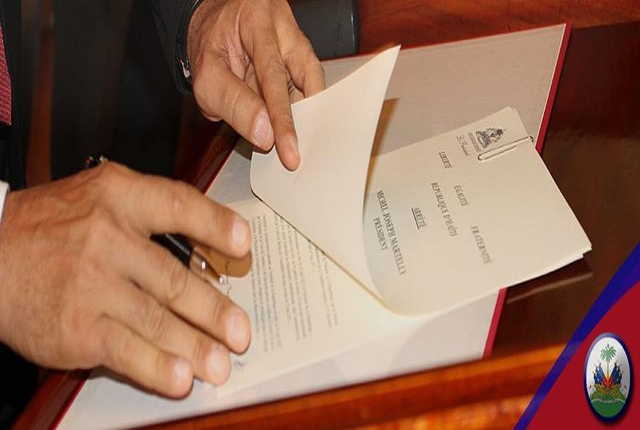 Haïti – Politique : Le Président Martelly décide de publier la Constitution amendée