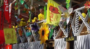 Carnaval 2014 aux Gonaïves, le document relatif à la capacité d’accueil de la ville est remis au Chef de l’Etat
