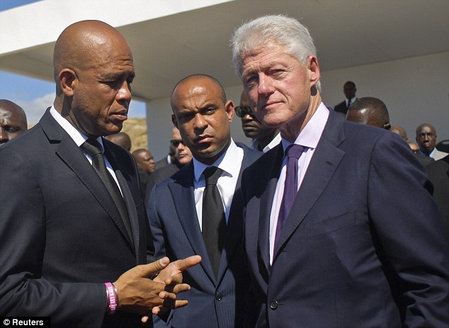 Bill Clinton : « Renvoyer le PM Lamothe serait une grosse erreur »