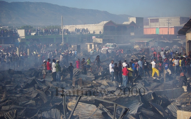 Un incendie a éclaté au marché de Tabarre