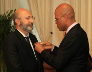Michel Martelly a décoré un diplomate espagnol