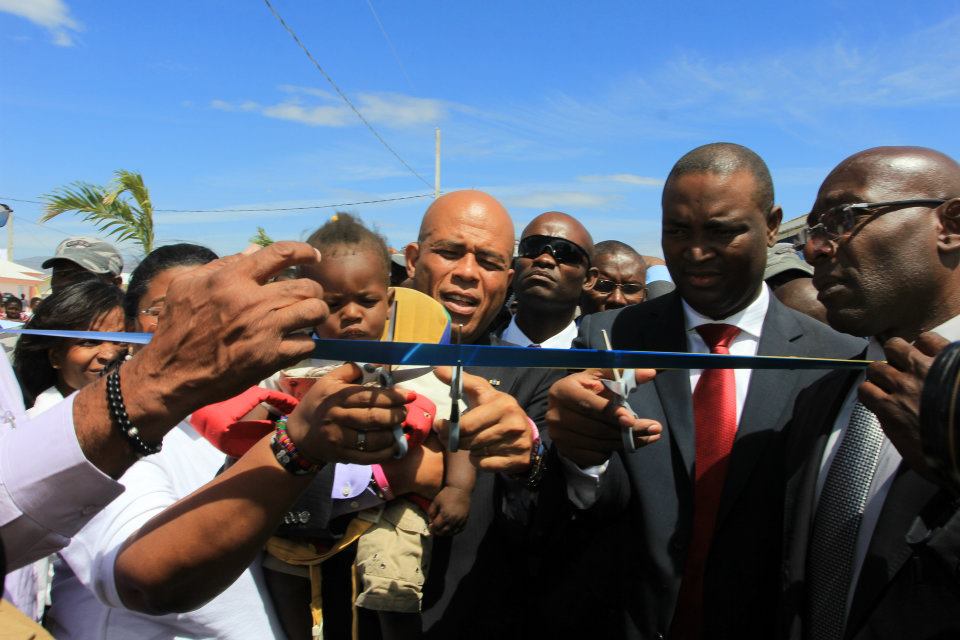 Le Président Martelly inaugure 400 maisons décentes à Zoranje en faveur des familles victimes du tremblement de terre