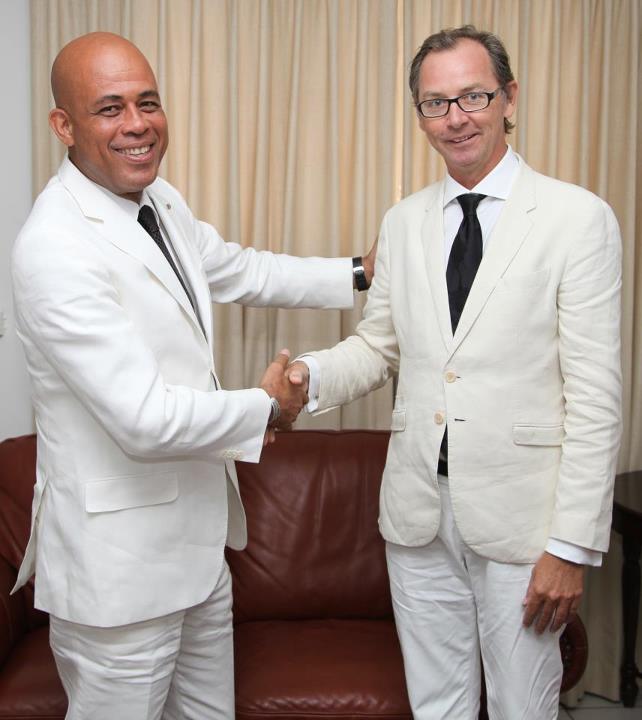 Trois nouveaux Ambassadeurs accrédités en Haïti ont remis leurs lettres de créance au Président de la République