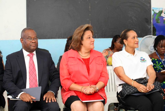 Sophia Martelly a visité le Centre de Rééducation des Enfants en Conflit avec la Loi, situé à Delmas 33