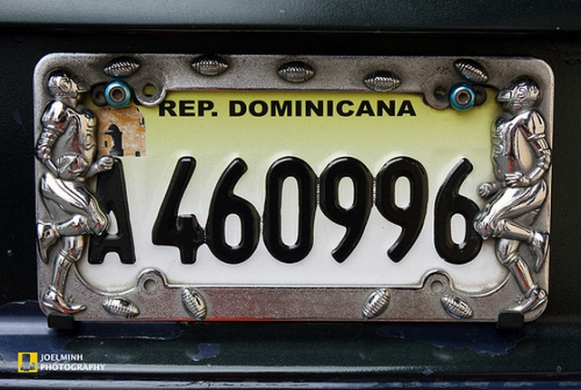 Des véhicules munis de plaques d’immatriculation dominicaines souvent remarqués à travers les rues haïtiennes