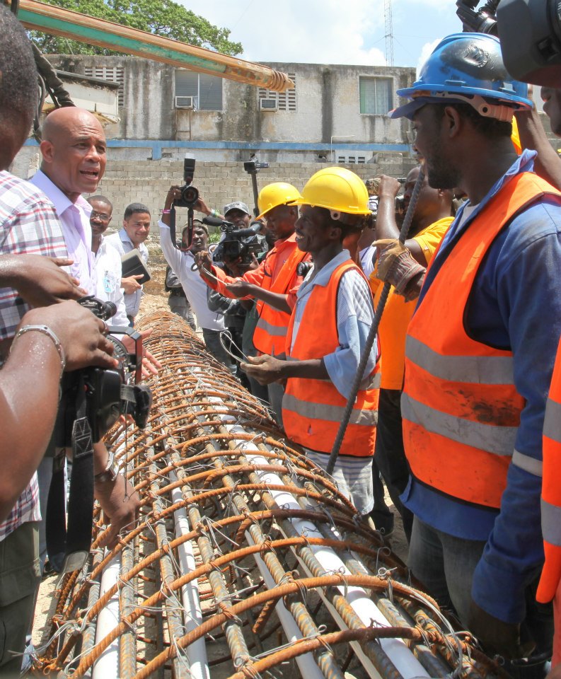 Martelly et Lamothe ont effectué une série de visites de supervision de plusieurs chantiers initiés par le Gouvernement
