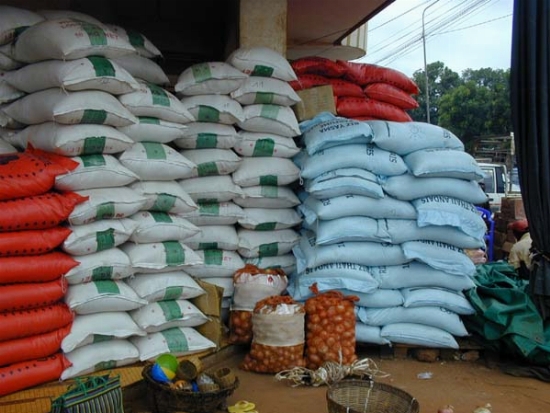 Arrivée de 288.000 sacs de riz de 30 kilos de variété américaine sur le marché local