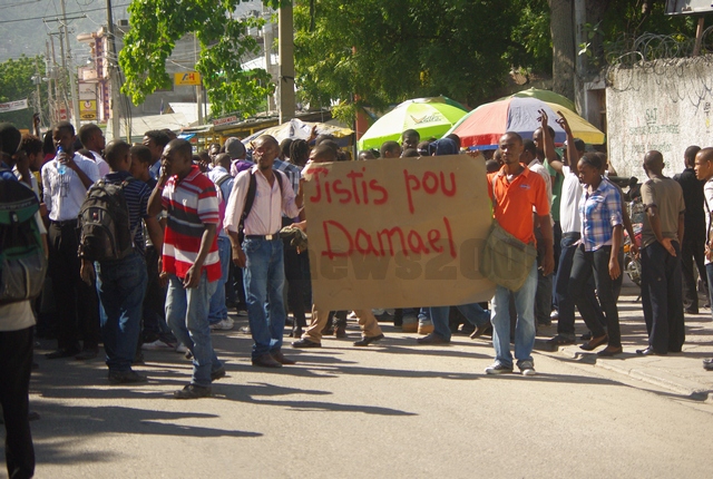 Les étudiants ont manifesté devant les locaux du Ministère de la Justice