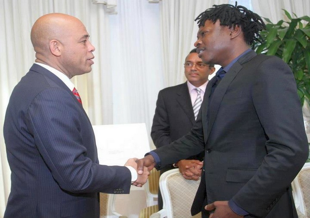 Michel Martelly encourage les acteurs, réalisateurs et producteurs de renom à tourner des films en Haïti
