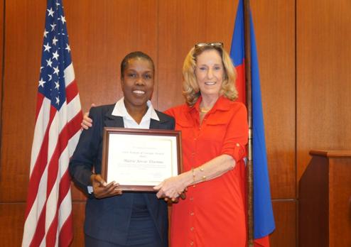 Le prix «Femme de Courage Haïti 2013» à Marie Jossie Etienne