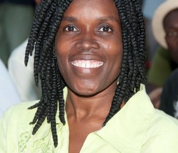 La Députe Marie Jossie Etienne reçoit le prix «Femme de Courage d’Haïti 2013»