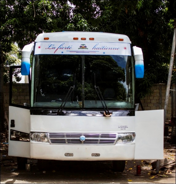Le MCI a présenté le premier autobus fabriqué en Haïti par un Haïtien