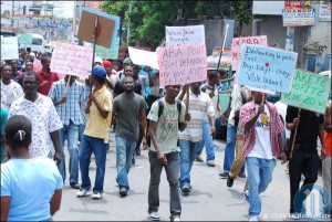 Haïti : Des étudiants de l’INAGHEI continuent de réclamer la réintégration de leurs pairs