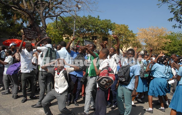 Haïti : Des élèves de plusieurs lycées de la capitale réclament la reprise des cours