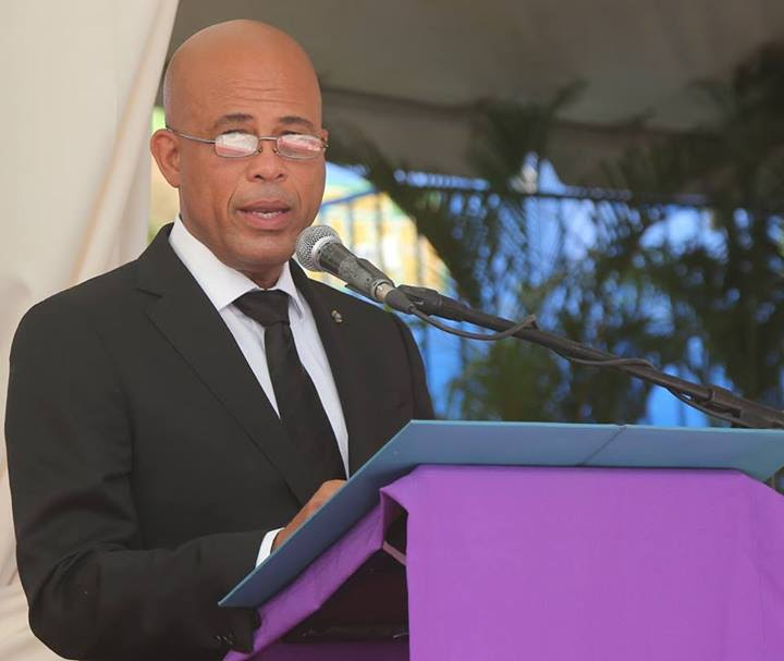 Funérailles de Leslie Manigat : Michel Martelly salue la mémoire et la grande capacité intellectuelle du professeur Manigat à travers son discours