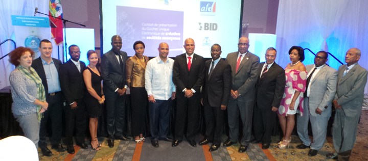 Martelly lance le « Guichet Unique Électronique (GUÉ) »