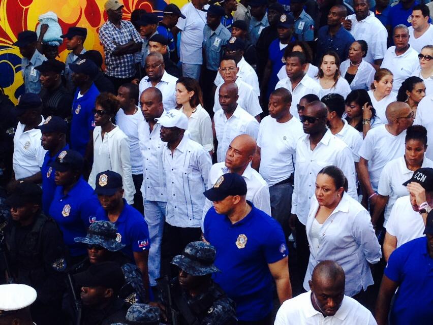 Haïti – Carnaval – Tragédie : Ils ont défilé en blanc pour saluer les victimes