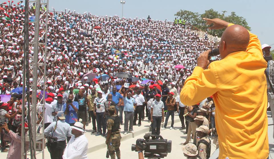 Martelly prône la démocratie, mais ignore l’opposition, quel paradoxe !