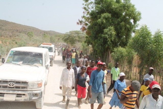 Les rapatriés haïtiens à Anse-à-Pitre ont reçu des kits alimentaires du GARR