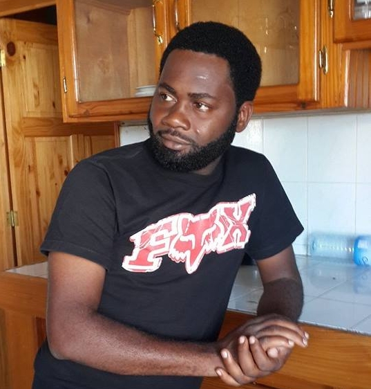 Le journaliste, Chéry Dieu-Nalio, agressé par un agent de la PNH au centre de vote Jean Marie Vincent à Caradeux (Port-au-Prince)