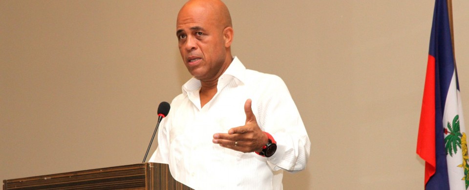 Martelly lance le projet de chantier de reconstruction du bâtiment central du MENFP