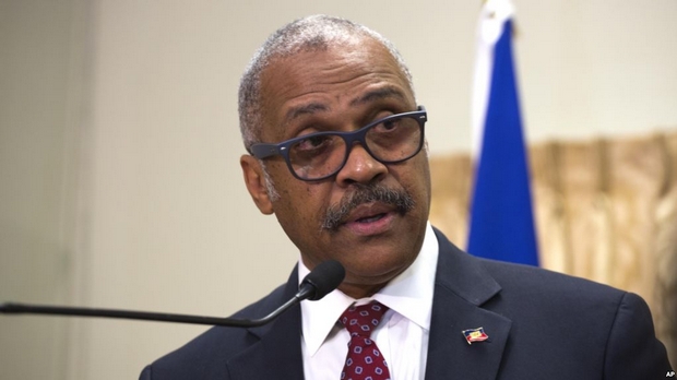 Jack Guy Lafontant déclare qu’Haiti n’est pas un pays d’insécurité… des sénateurs sont déçus