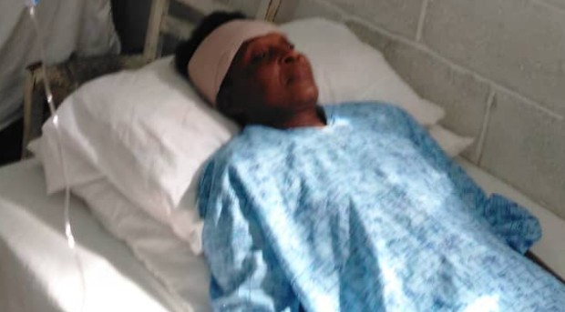 La mère du footballeur haïtien, Samuel Louis, bastonnée et blessée à la tête par des hommes furieux