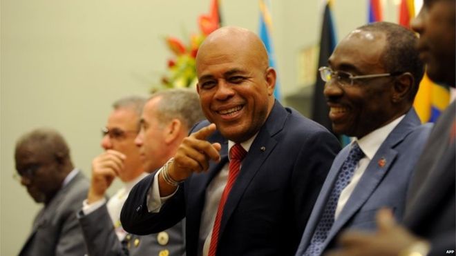 Taxes sur les appels téléphoniques et les transferts d’argent, des Haïtiens portent plainte contre Michel Martelly et autres parties concernées