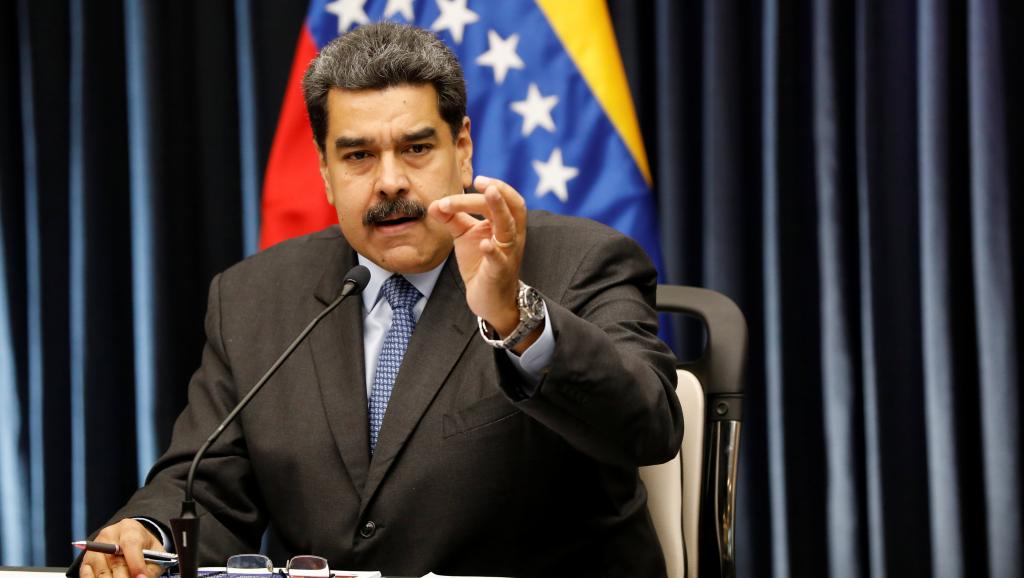 Venezuela: Maduro menace les pays qui ont appelé à son départ