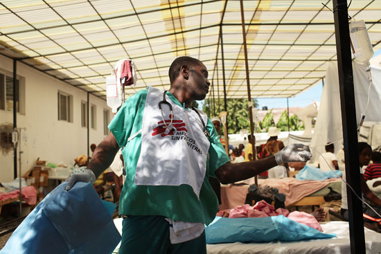 L’hôpital MSF de Tabarre ouvre ses portes pour recevoir les blessés graves par balles et armes blanches
