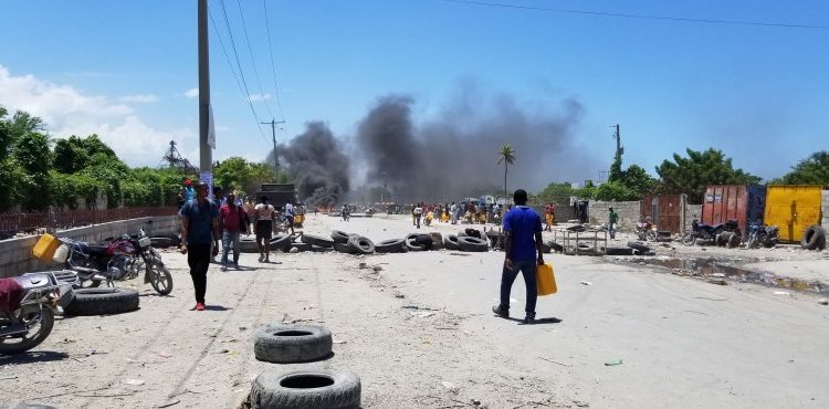 Des citoyens protestent pour une nouvelle image de la 3e circonscription de Port-au-Prince
