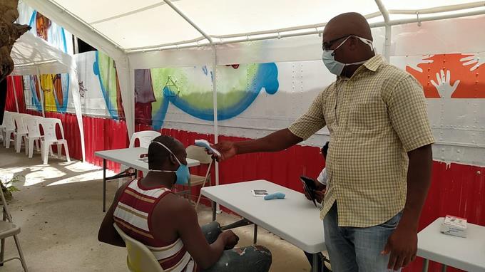 Un hôpital mobile et des tentes installés à la frontière, au niveau de Belladère, pour freiner le coronavirus
