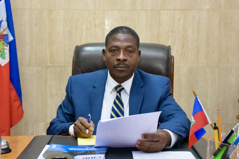 Licencié en 2017 pour absence de performance au Parquet du Cap-Haitien, Rockfeller Vincent devient ministre de la Justice