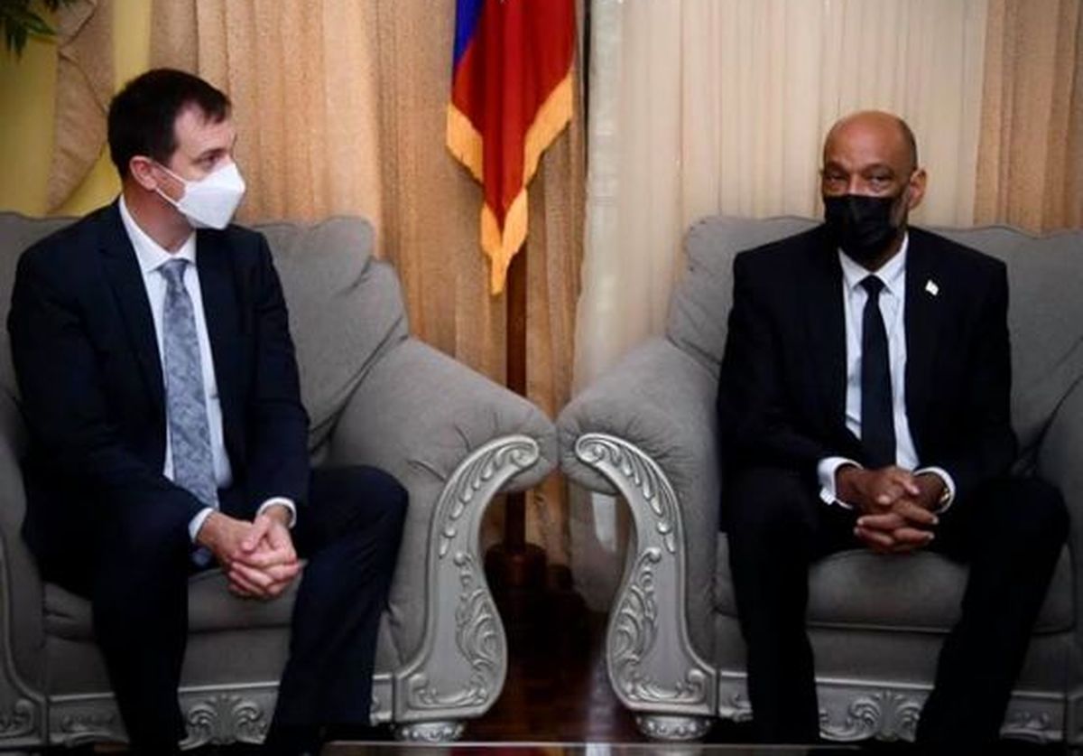 Le PM Ariel Henry s’entretient avec le Secrétaire général adjoint des Nations unies à la sûreté et à la sécurité, Gilles Michaud