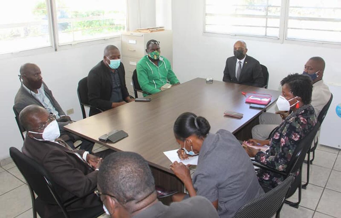 Le ministre Nesmy Manigat rencontre les responsables du Lycée national de La Saline