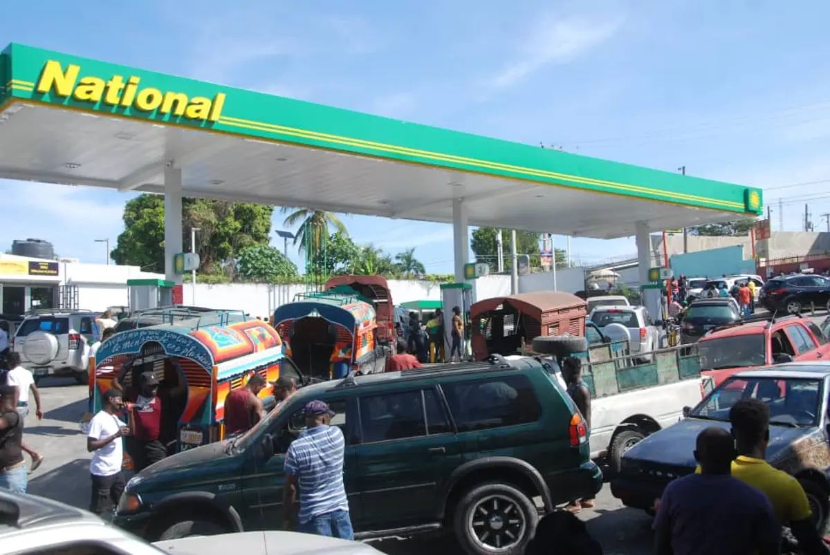 Crise du carburant : 1,3 milliard de gourdes pour les importateurs, deux bateaux attendus à Port-au-Prince
