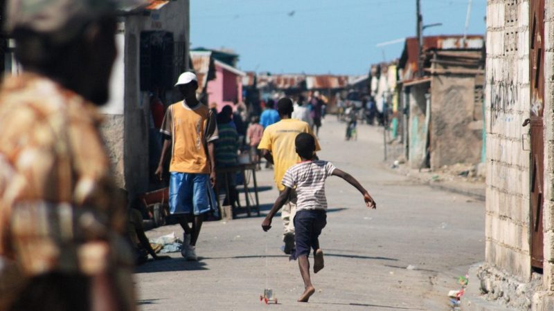Affrontements à Cité Soleil, des habitants commencent à fuir leur maison