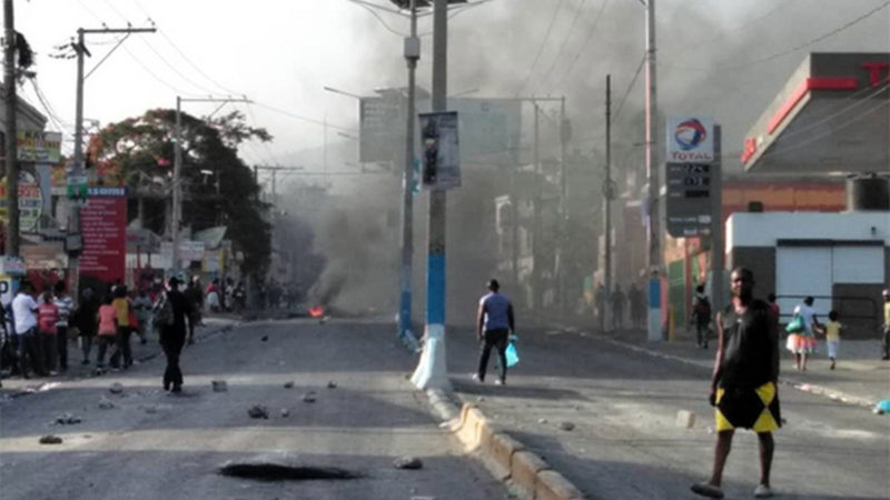 Crise de Carburant : des chauffeurs de taxi-motos ont protesté à Pétion-ville et à Delmas