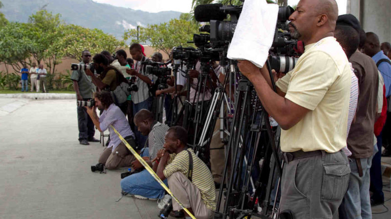 Haïti : les journalistes sont victimes de meurtres, d’enlèvements et d’attentats, dénonce la SIP
