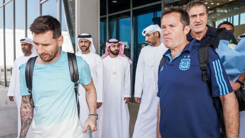 QATAR 2022 : Lionel Messi arrive à Abu Dabi
