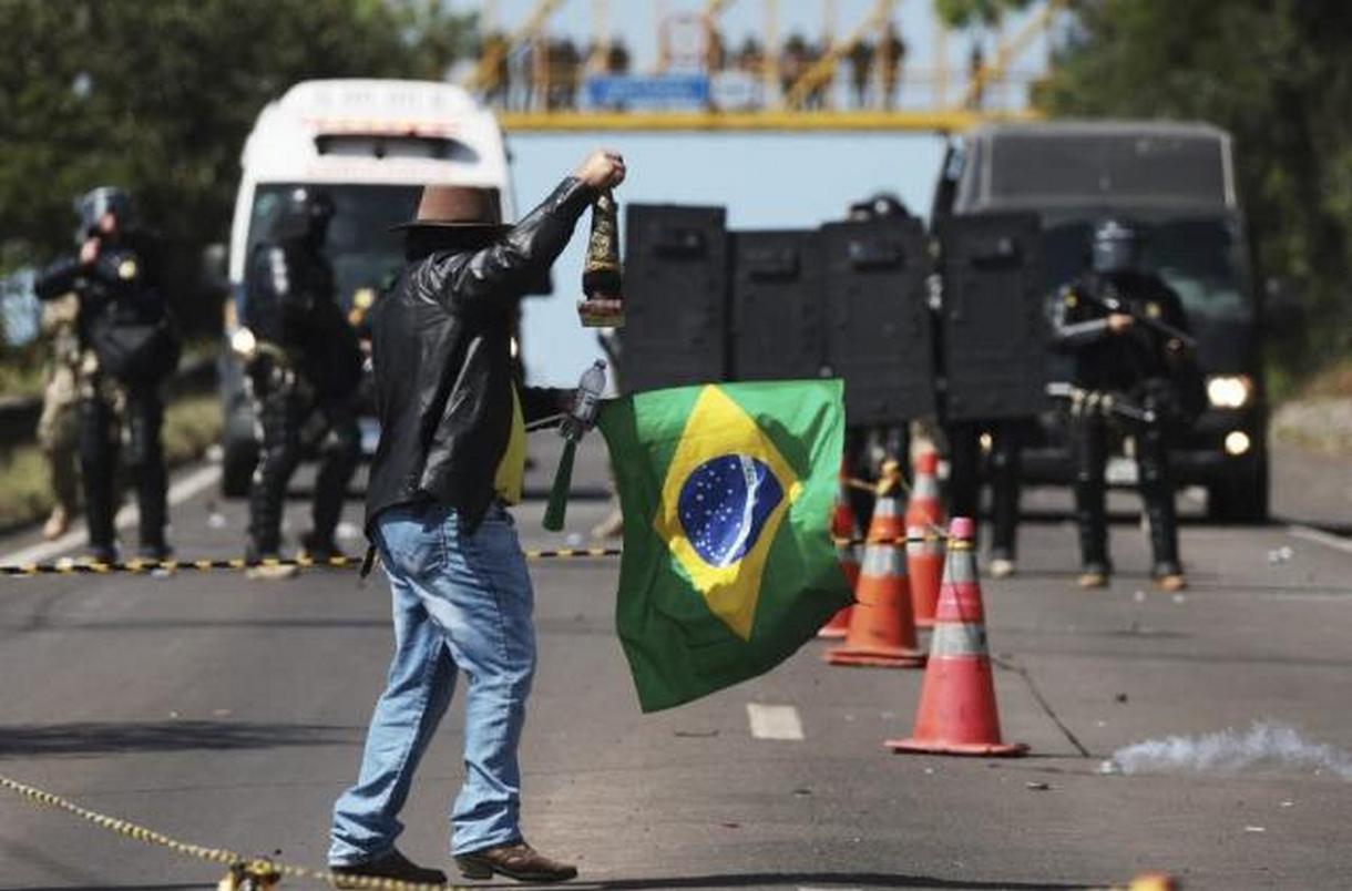 Brésil: Les partisans de Jair Bolsonaro gagnent encore les rues