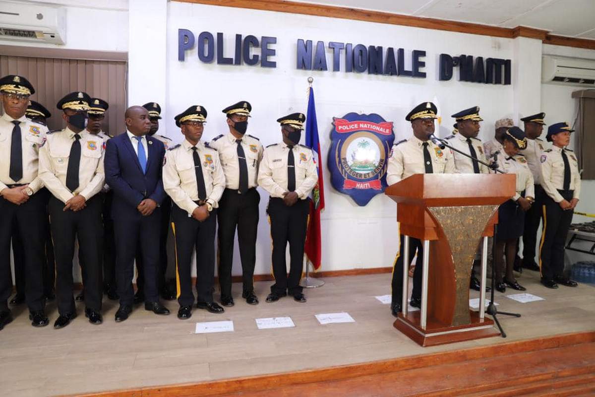Des policiers font du « business » avec les matériels de la PNH, une enquête est ouverte…