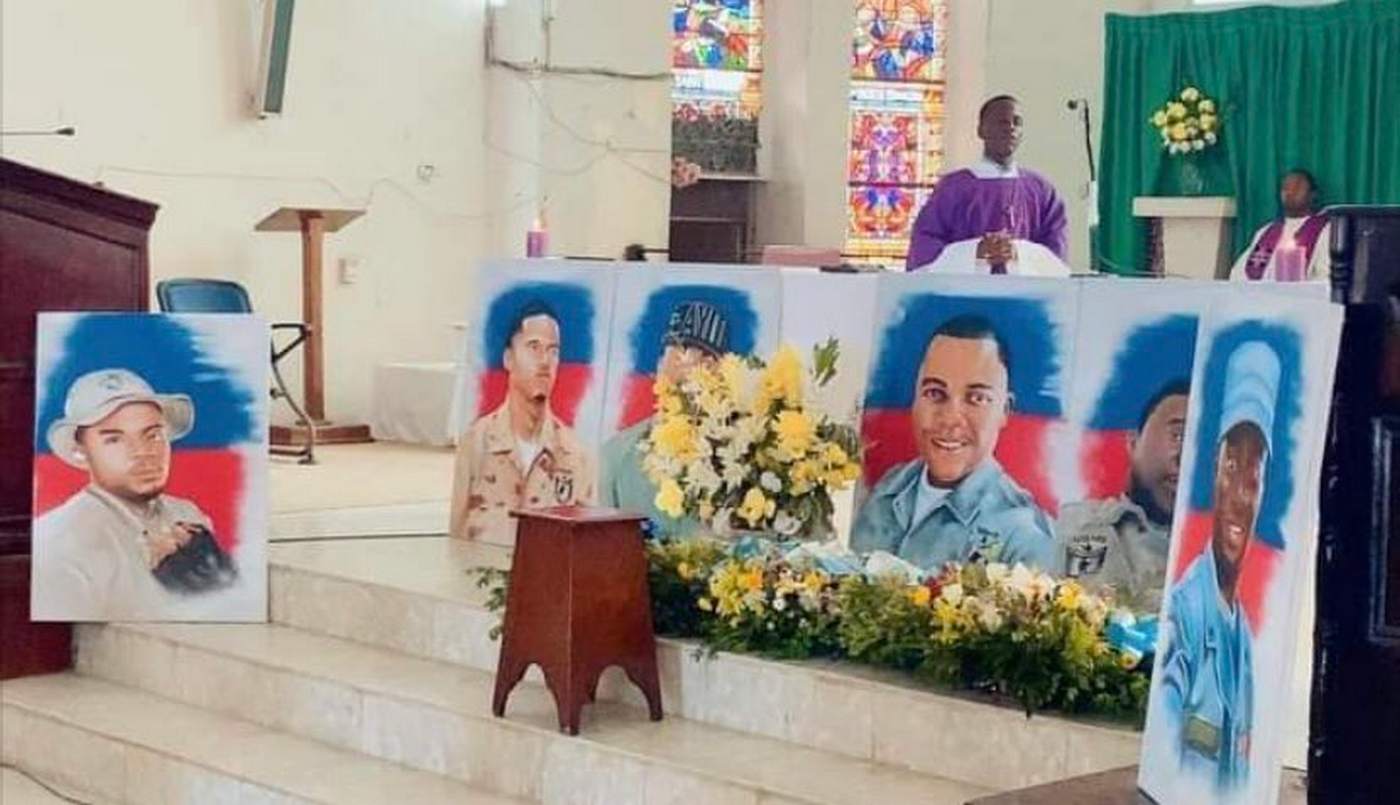 Funérailles symboliques pour les 6 policiers tués à Liancourt
