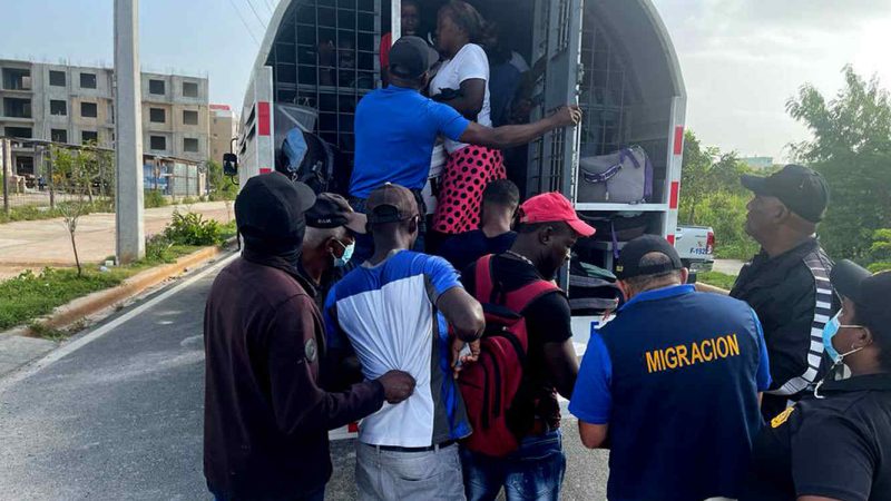 Luis Abinader va poursuivre la déportation des Haïtiens illégaux